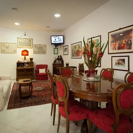 A Casa Di Serena A San Pietro Affittacamere